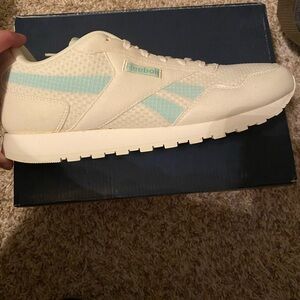 COPY - Reebok Cream and Blue Sneakers Lightweight Comfort